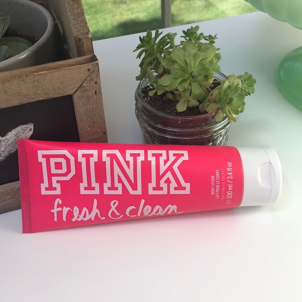 Victoria’s Secret Pink Fresh & Clean Body Lotion